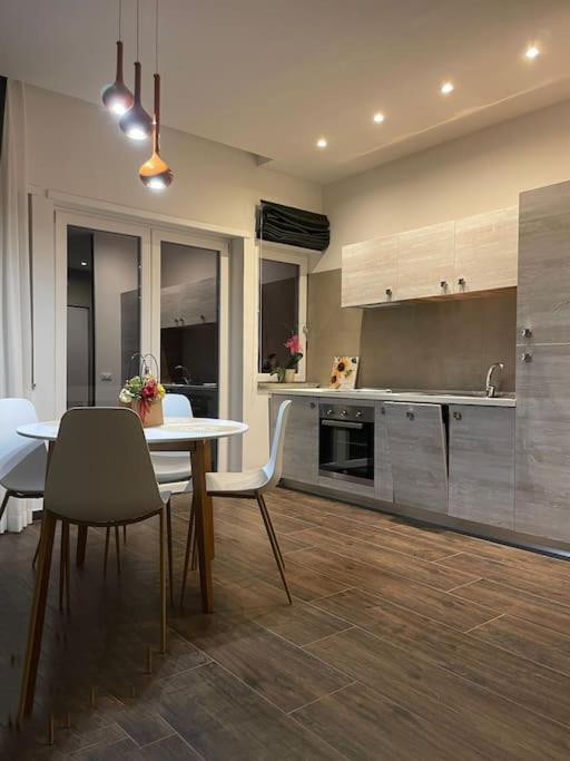 Pamphilj Apt Close To St.Peter'S Rome Bagian luar foto